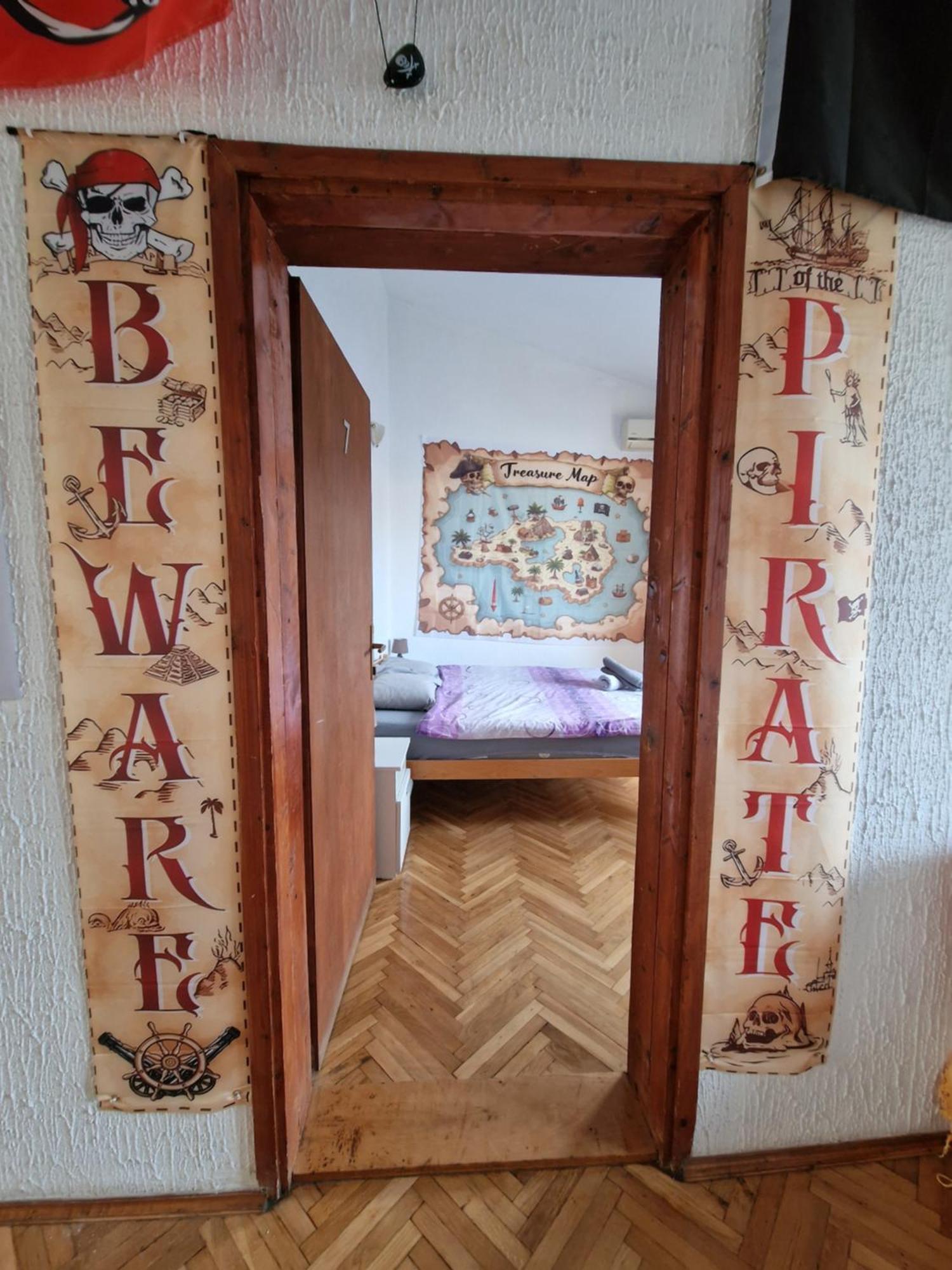 Pirate Backpackers Hostel Ούλτσιν Εξωτερικό φωτογραφία